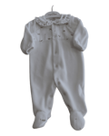 Babygrow creme com gola de folho e peitilho bordado com passarinhos