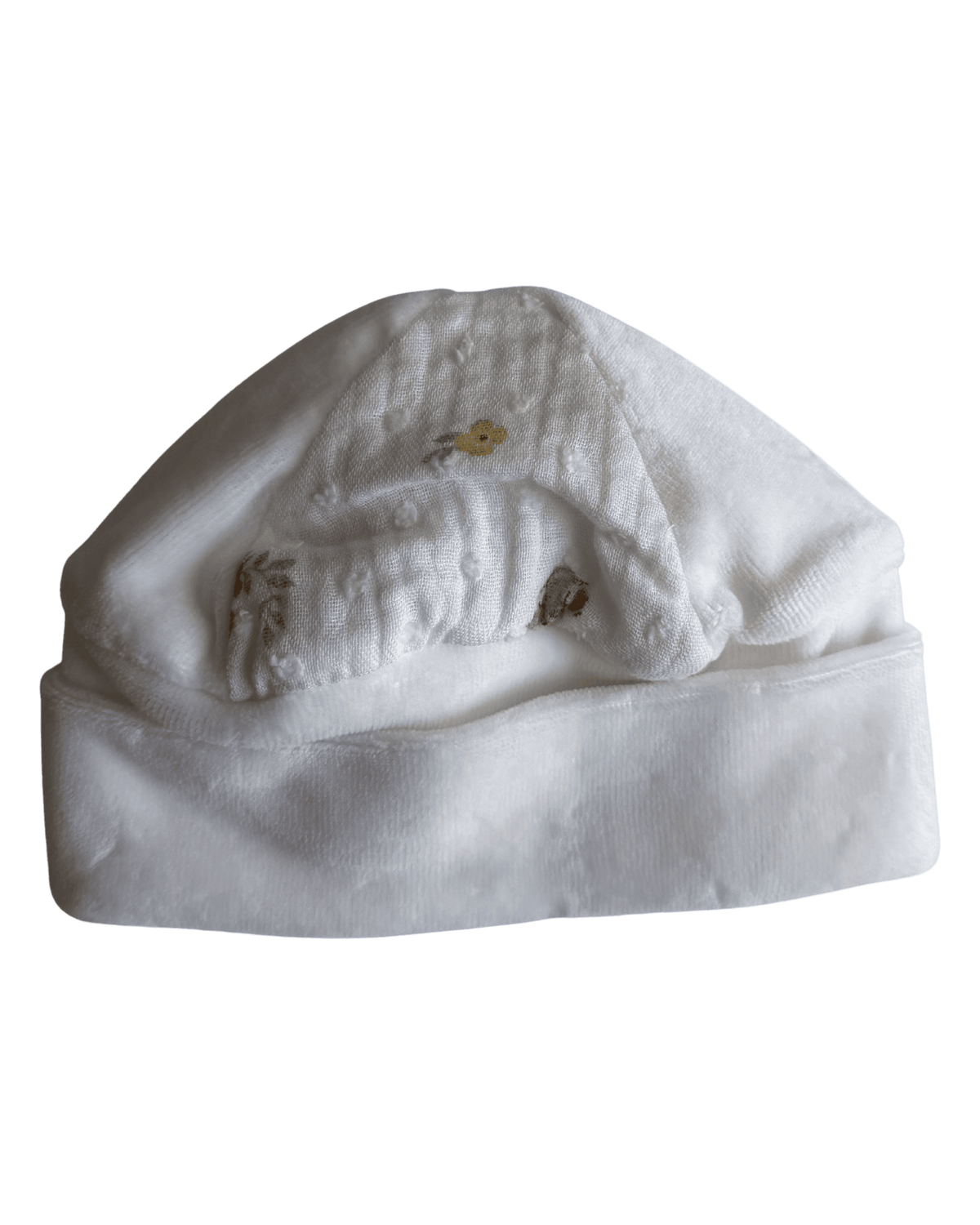 Gorro creme com dobra larga e painel de ursinhos e flores amarelas